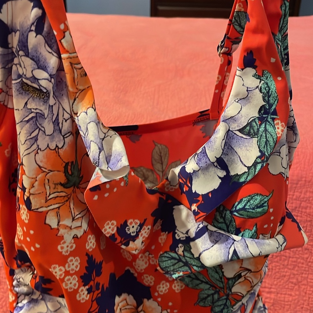 Jantzen One Piece Swimwear w/floral print-ruffles, adjustable straps, Size 10 - Picture 5 of 8